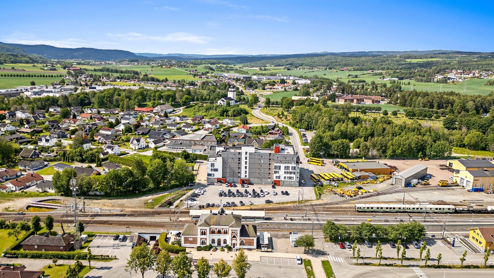 Leiligheten passer godt for alle aldersgrupper. Her har man felles treningsrom, heis og takterrasse. Galleribilde