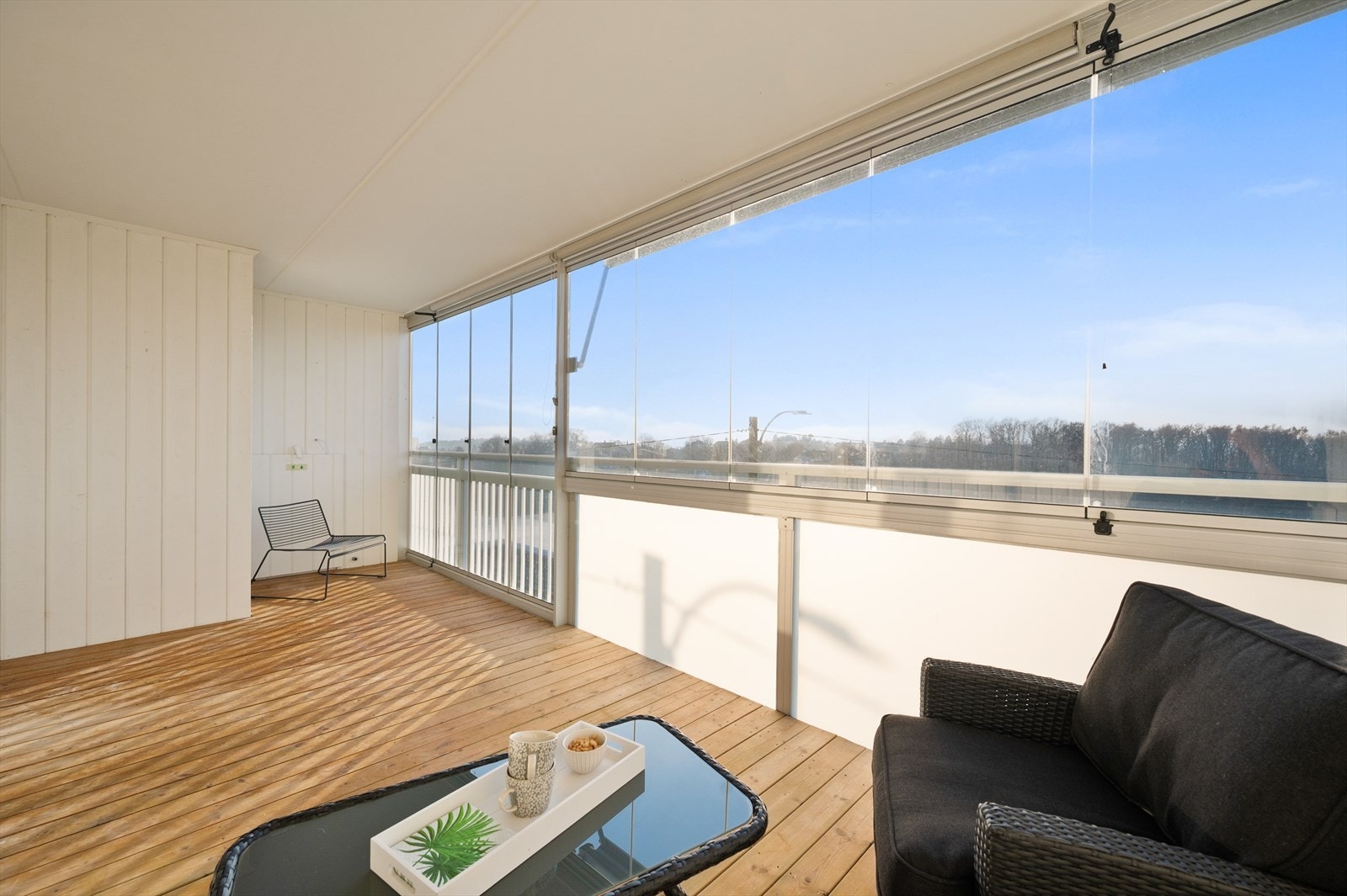 Leiligheten har innglasset balkong på hele 17 kvm! Galleribilde