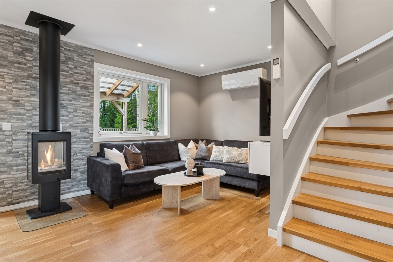 Det er behagelige varmekabler i hele denne etasjen. Balansert ventilasjon sikrer god inneluft og energieffektivitet. Galleribilde