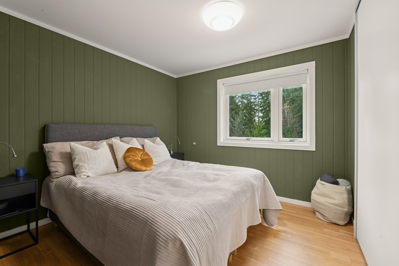 Boligen har tre romslige soverom. Galleribilde