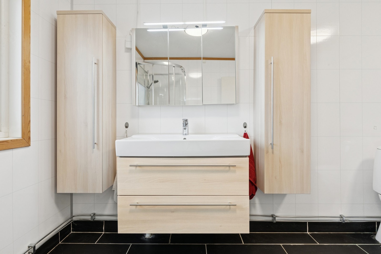 Et lyst og praktisk rom som dekker behovene i hverdagen. Galleribilde