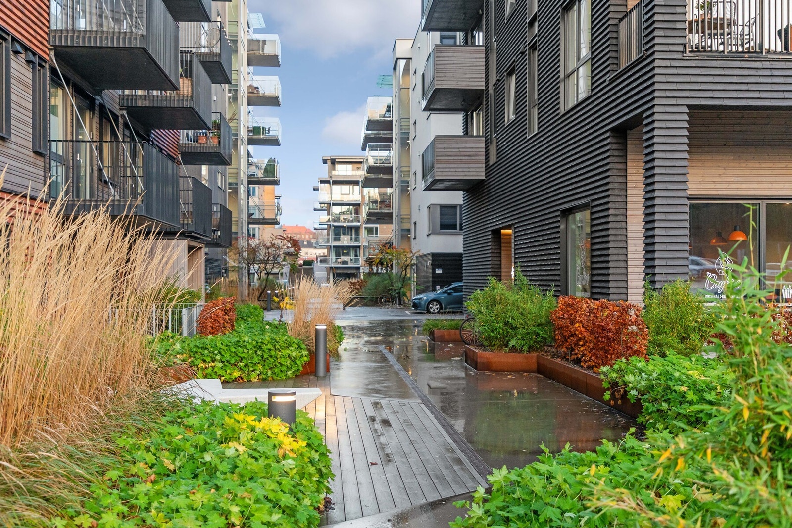 Uteområde er pent opparbeidet Galleribilde