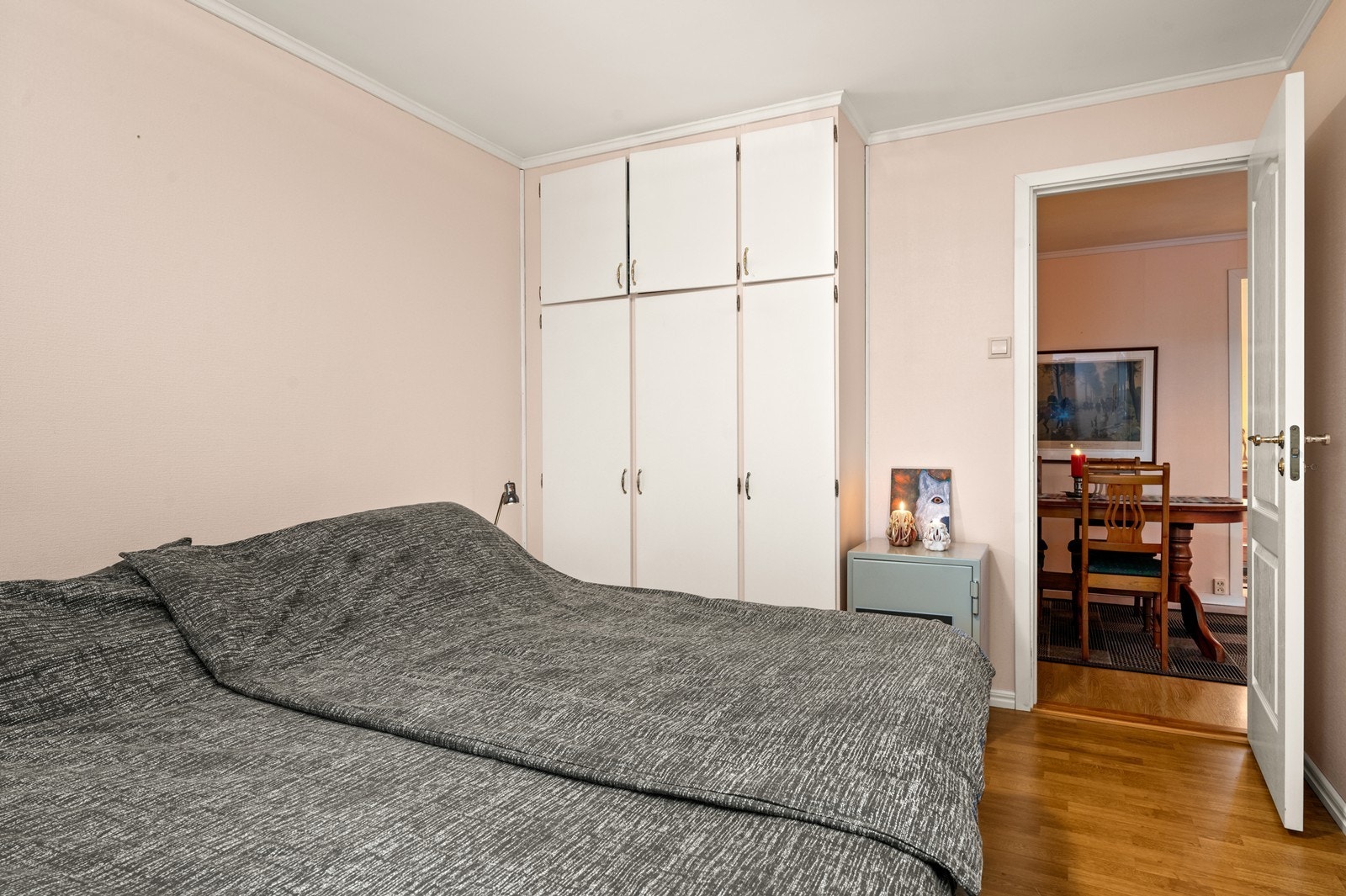 Dette har plassbygde garderobeskap Galleribilde