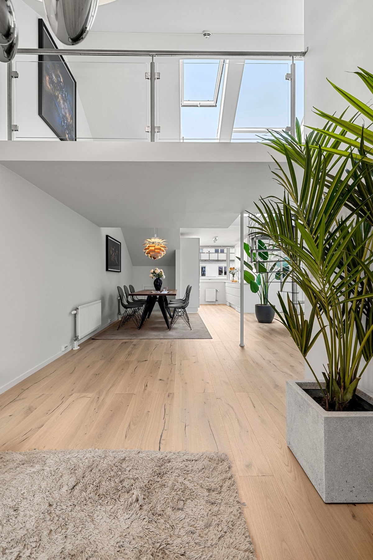 Meget generøs takhøyde på over 3,5 meter. Galleribilde