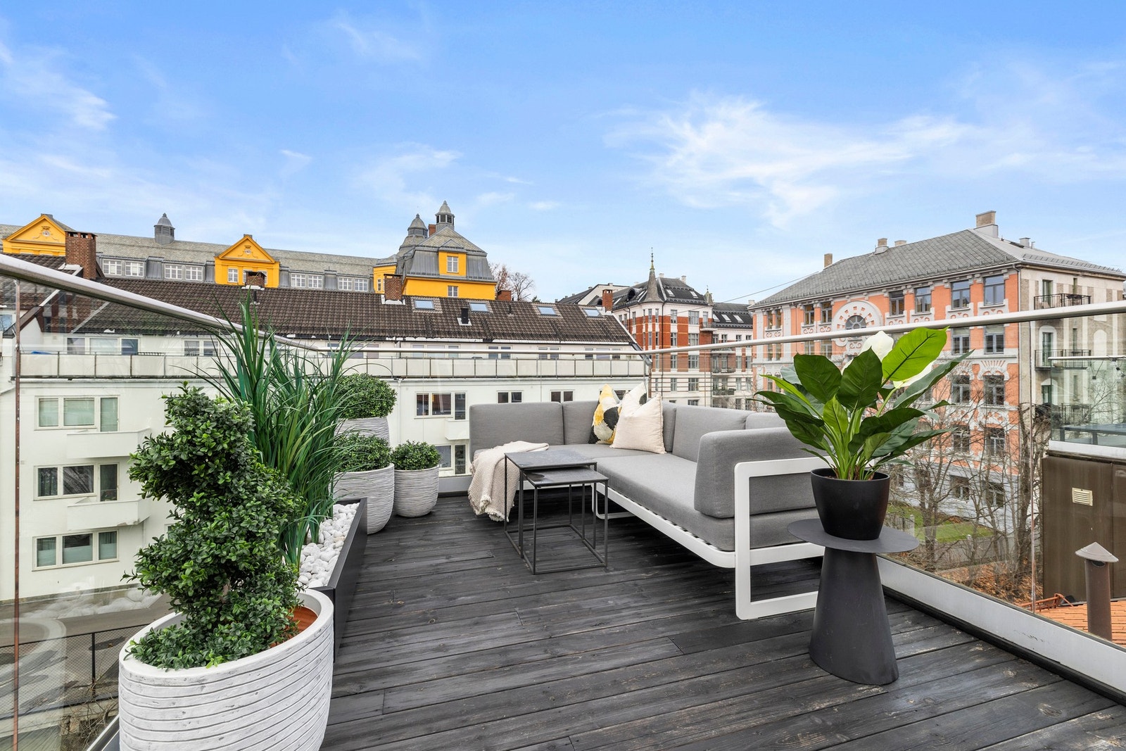 Den private takterrassen er hele 11 kvm. Galleribilde