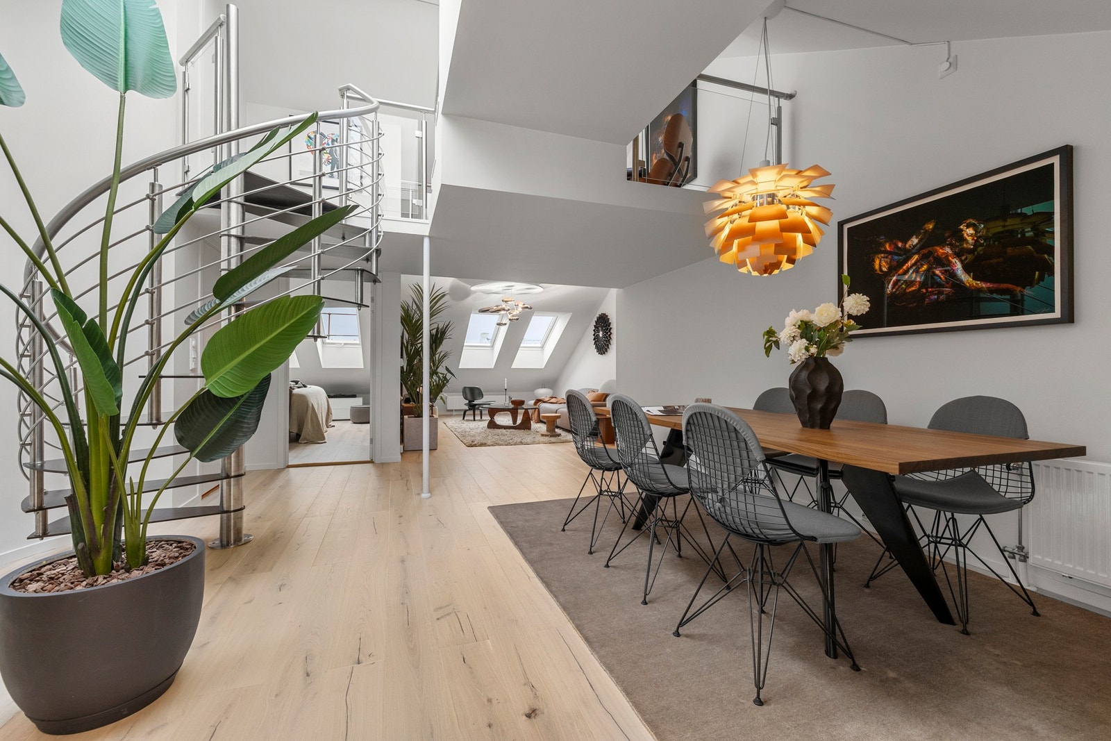 Waldemar Thranes gate 64D presenteres av EIE Eiendomsmegling ved Jeanette Risberget Bertoia. Galleribilde