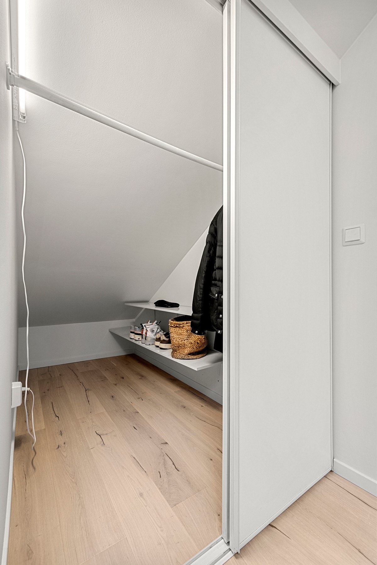 Det er god oppbevaringsplass i leiligheten med innvendige boder, samt disponibel kjellerbod. Galleribilde