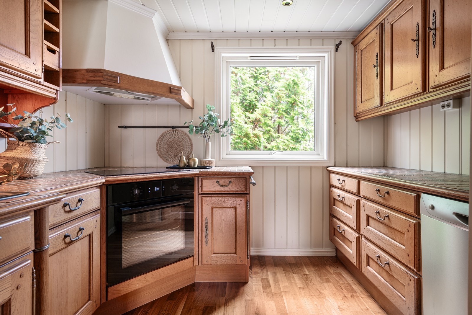 Det du får het er ikke benkeplate men fliser Galleribilde