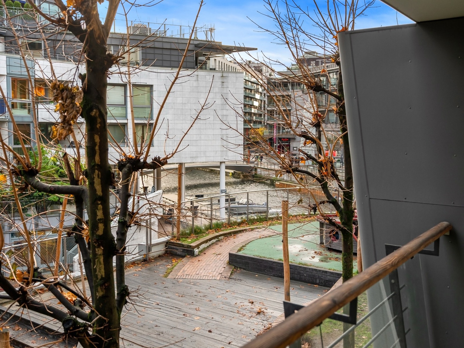 Nydelig utsikt mot kanalen. Galleribilde