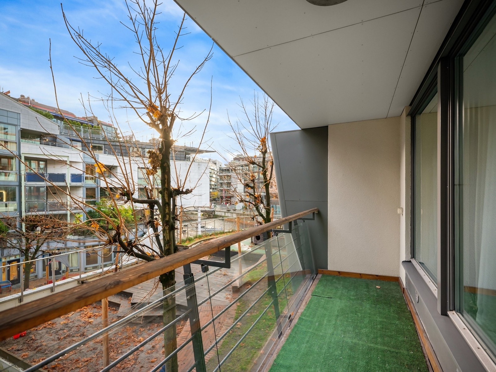 Fra stuen er det adkomst til en flott, sydøstvendt balkong. Galleribilde