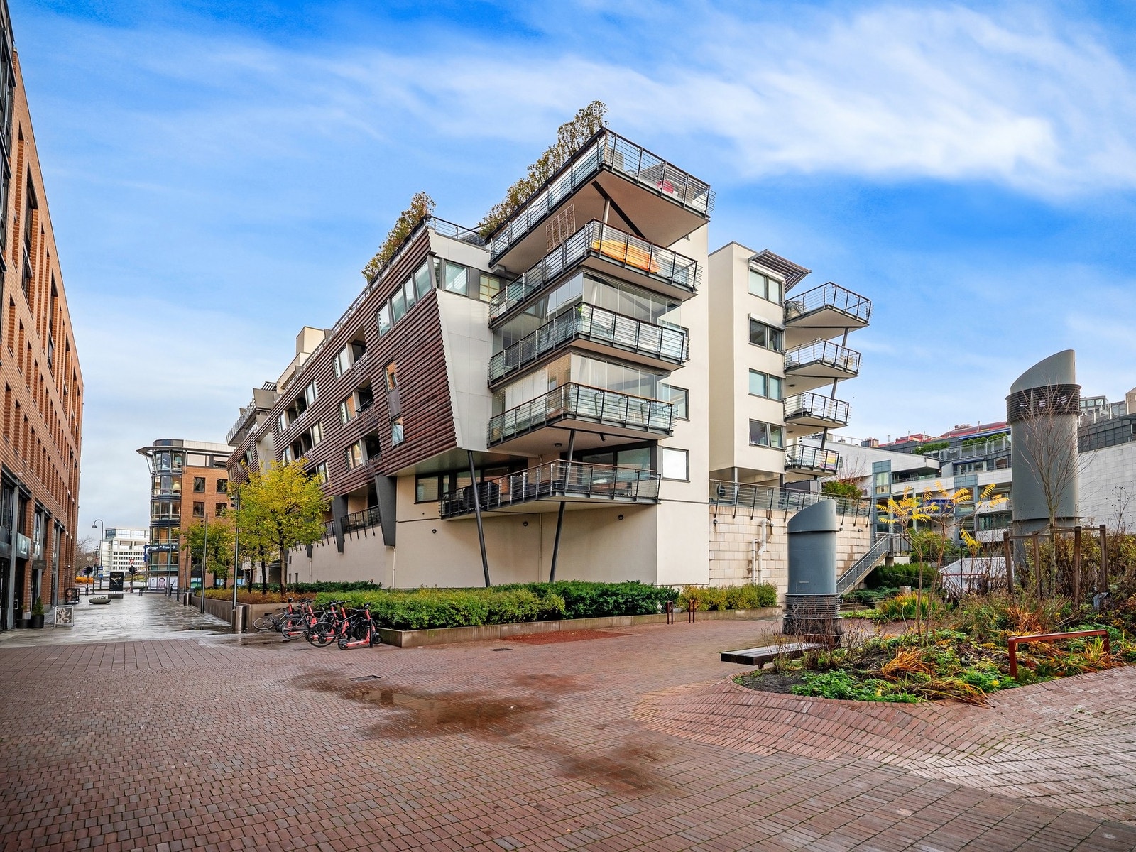 Velkommen til Sjøgata 4! Foto: Magnus Bjørnerud, Zovenfra. Galleribilde