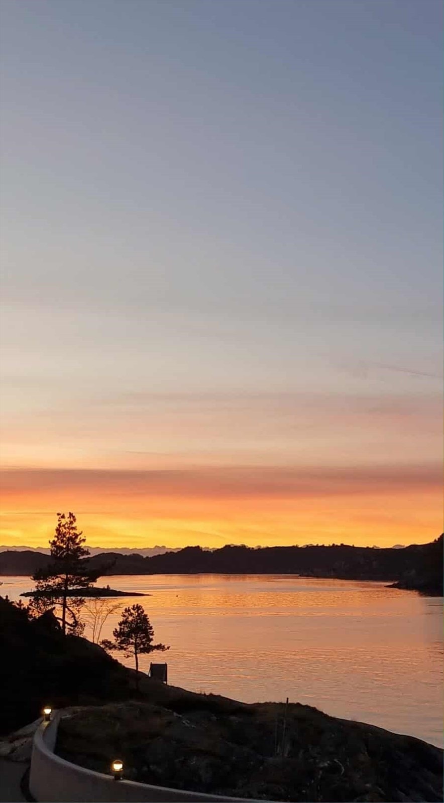 Solnedgangsbilde, tatt av selger. Galleribilde