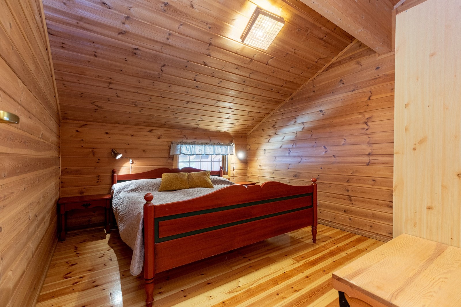 To av soverommene er oppe i andre etasje Galleribilde