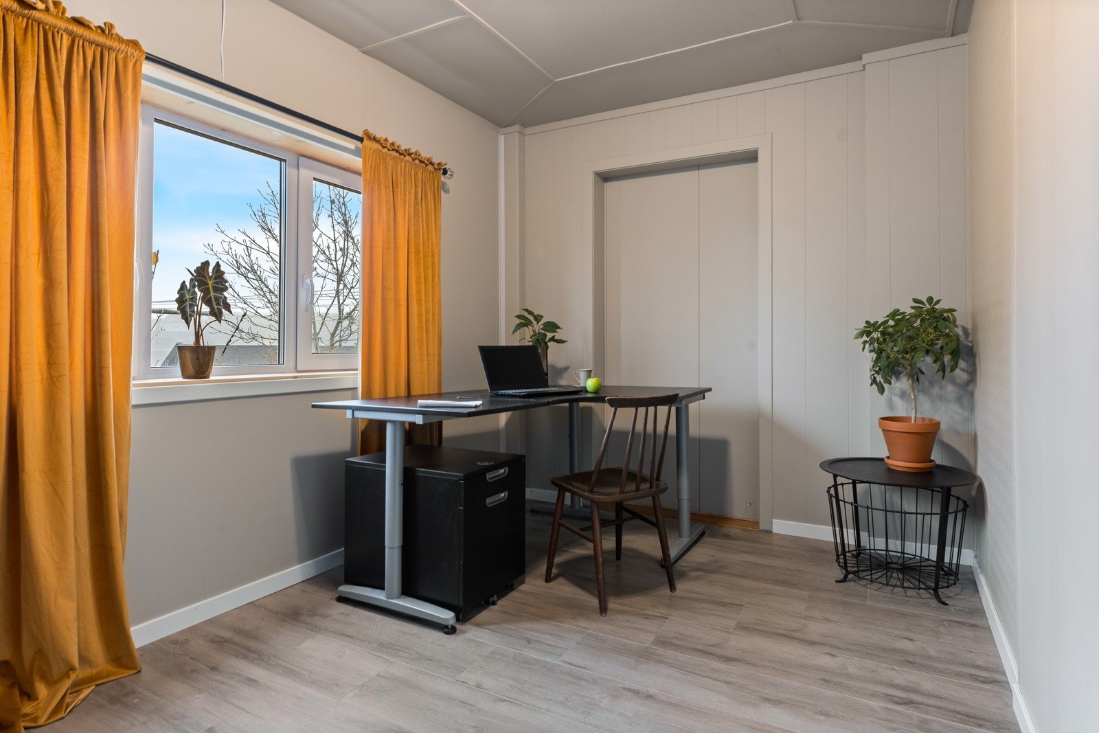 Soverom i hovedetasjen som i dag brukes som kontor. Galleribilde