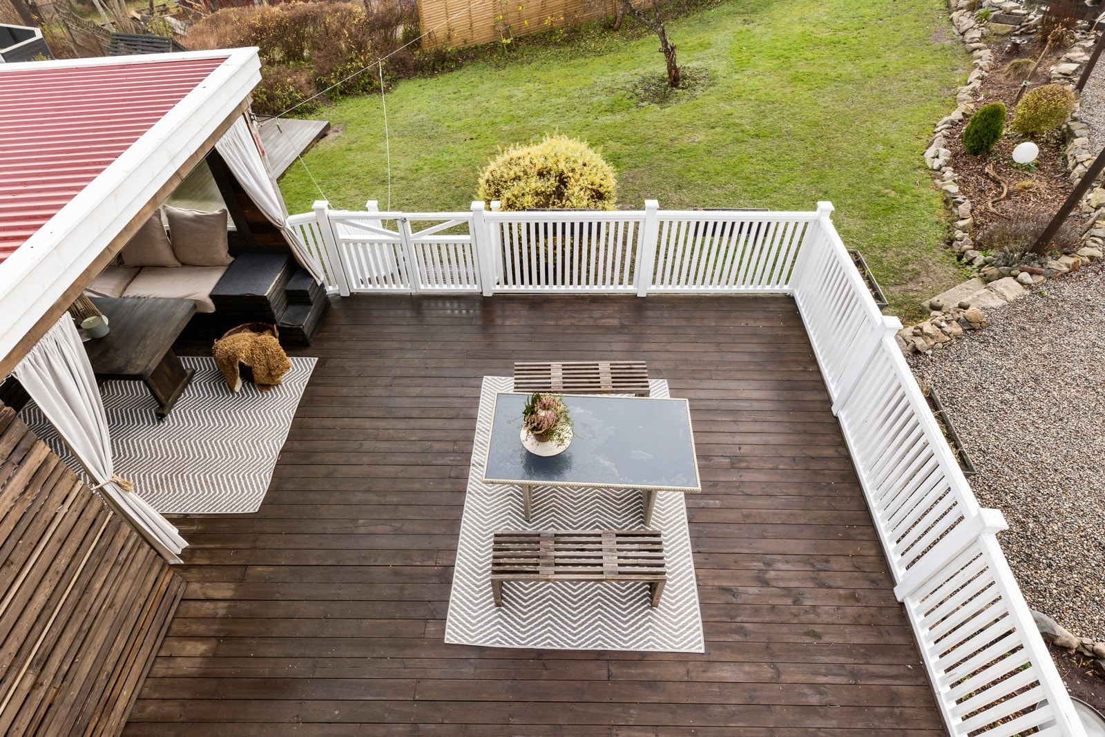 Stor og solrik terrasse på ca 38 m2. Galleribilde