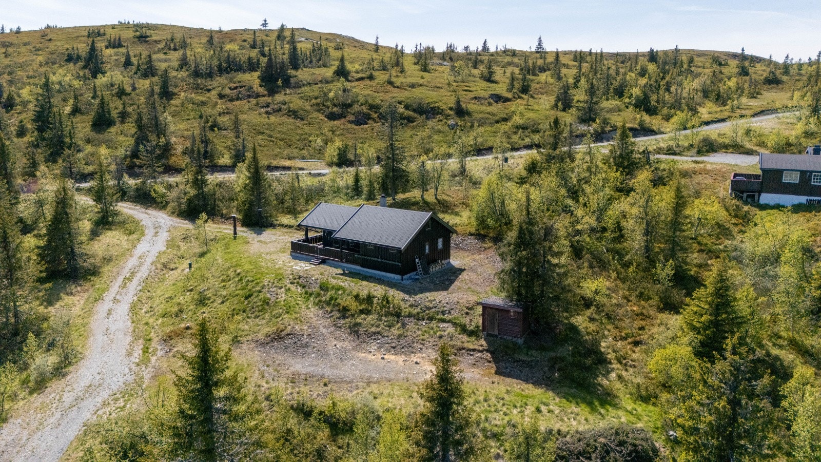 Denne hytta byr på ekte fjellhygge i naturskjønne omgivelser - en perfekt base for både avslapning og aktiviteter året rundt! Galleribilde