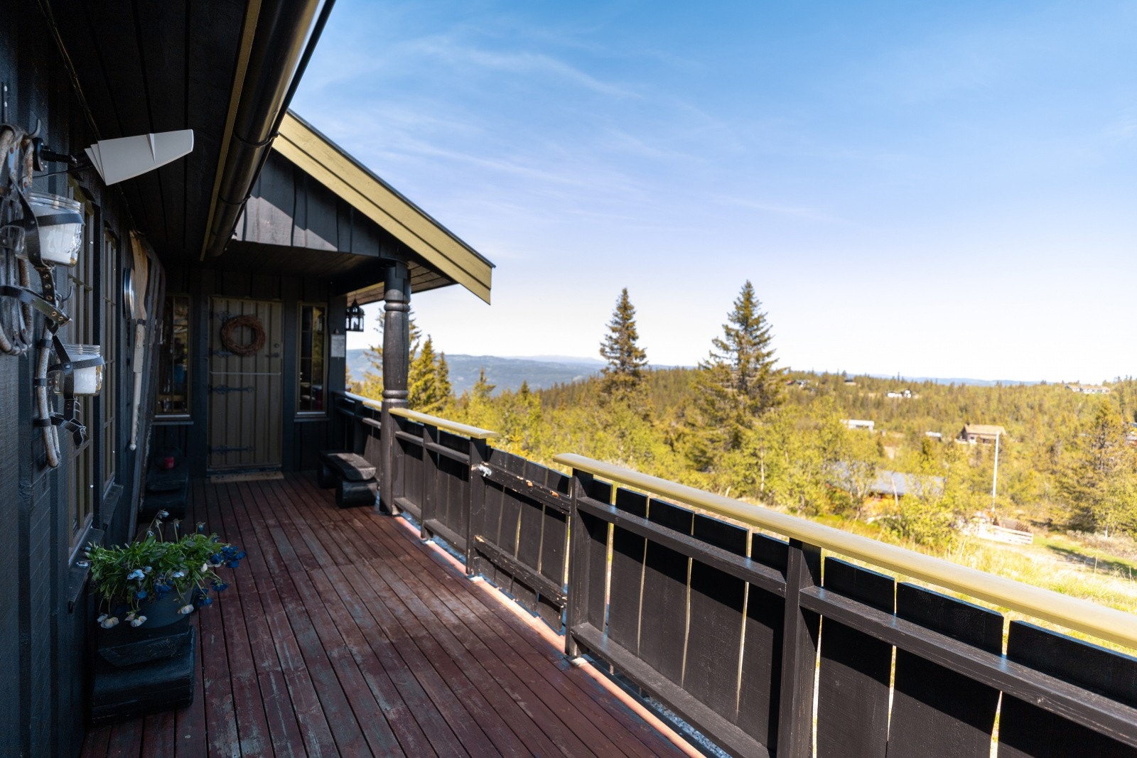 Hyggelig overbygd inngangsparti Galleribilde