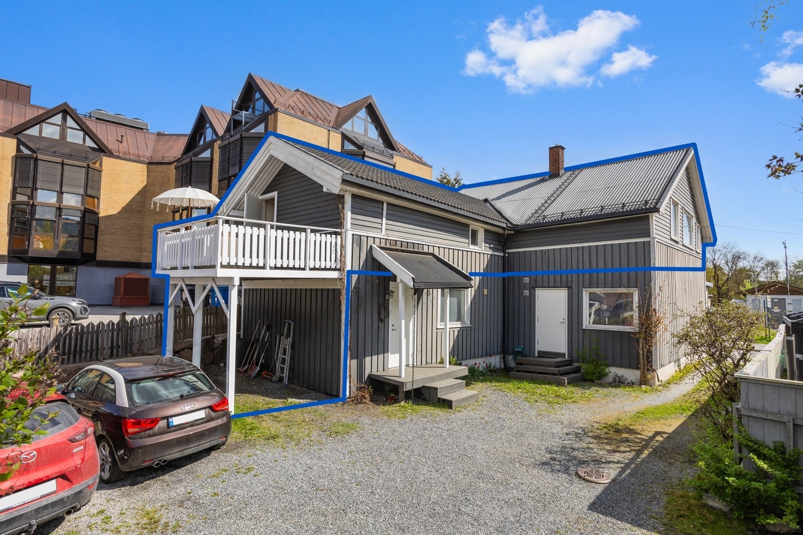 Velkommen til Dronninggata 11, presentert av Leon Hoff ved Dialog Eiendomsmegling. Galleribilde