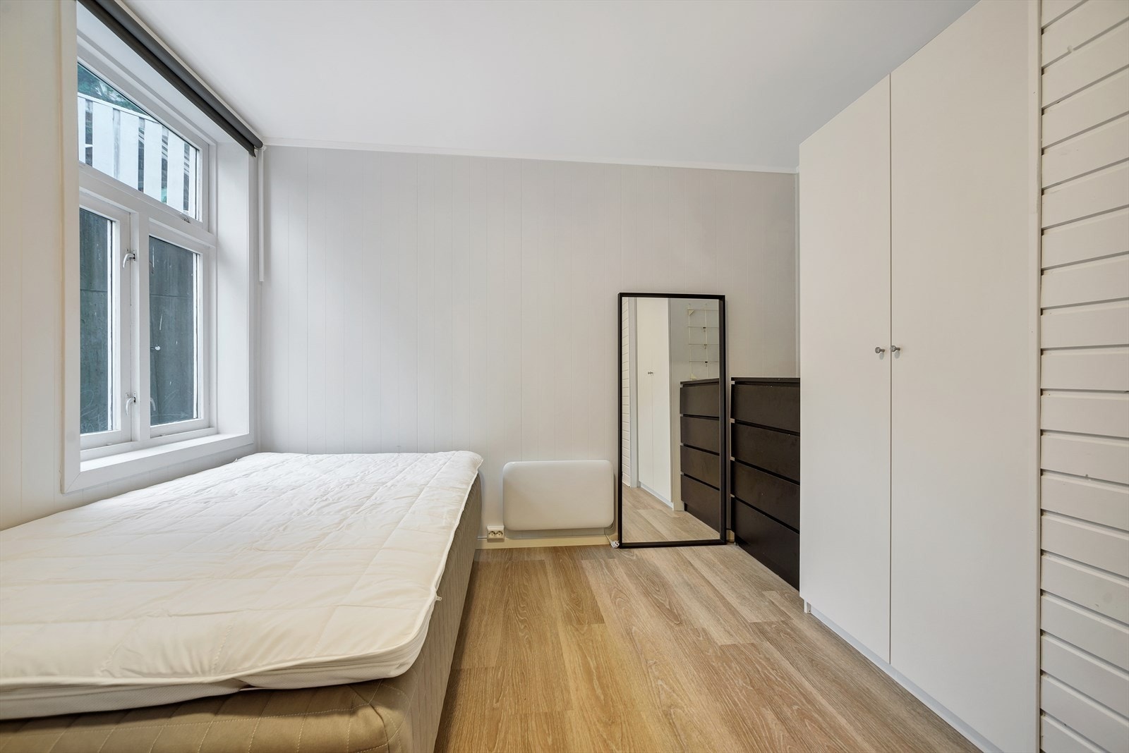 Her får du også et soverom med rikelig med innredningsmuligheter. Galleribilde