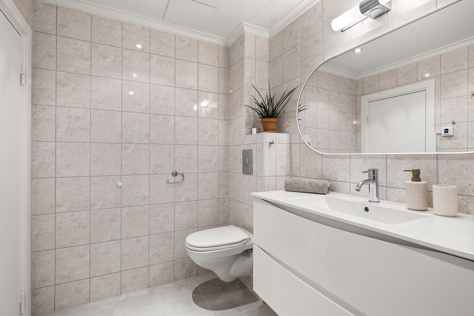 Varmtvann er inkludert i felleskostnadene. Galleribilde