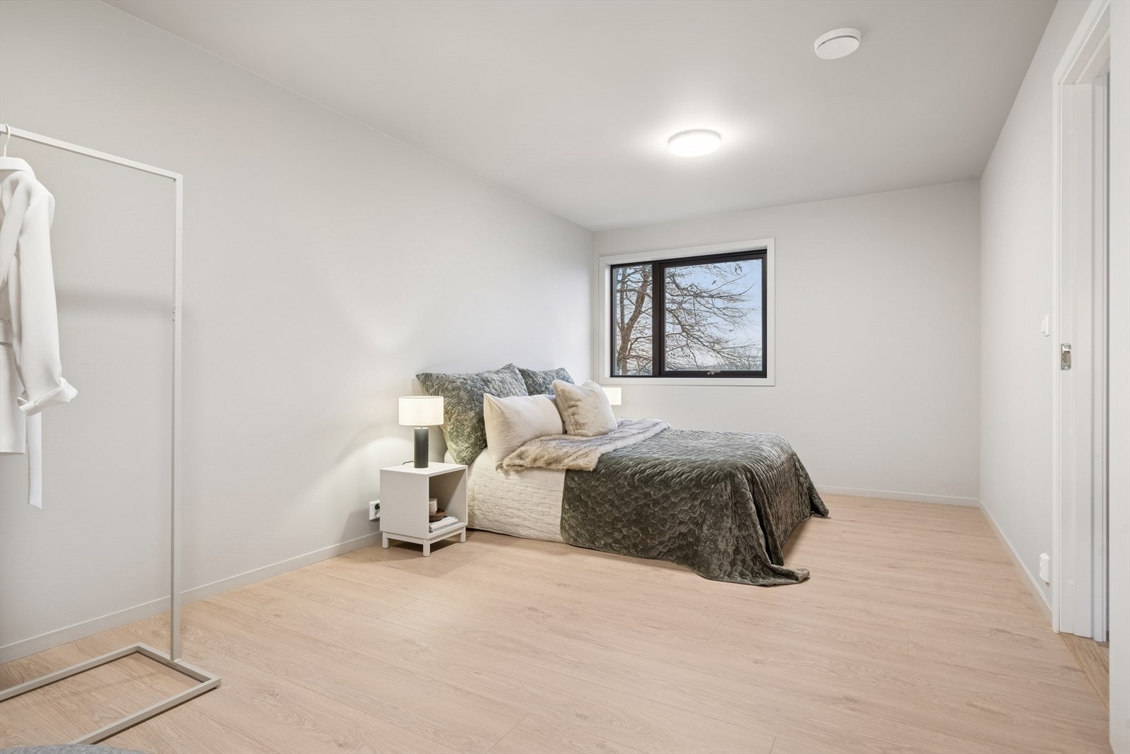 Boligen inneholder tre soverom. Soverom 1. Galleribilde