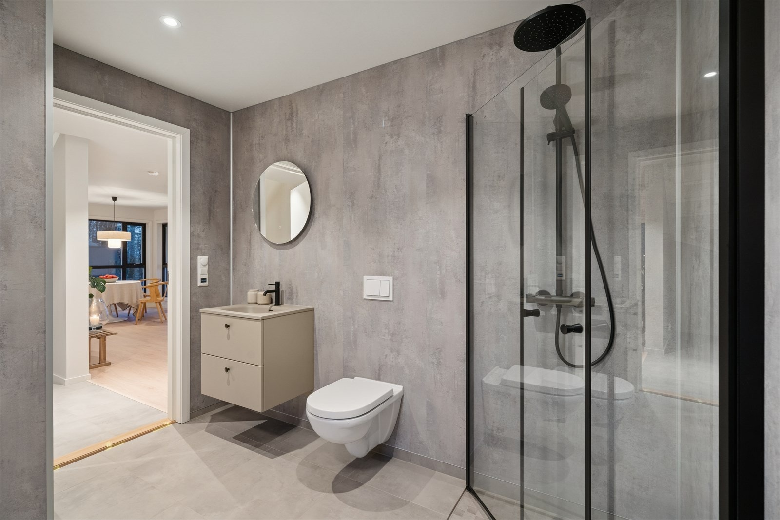 Boligen inneholder to delikate bad - ett i hver etasje. Galleribilde