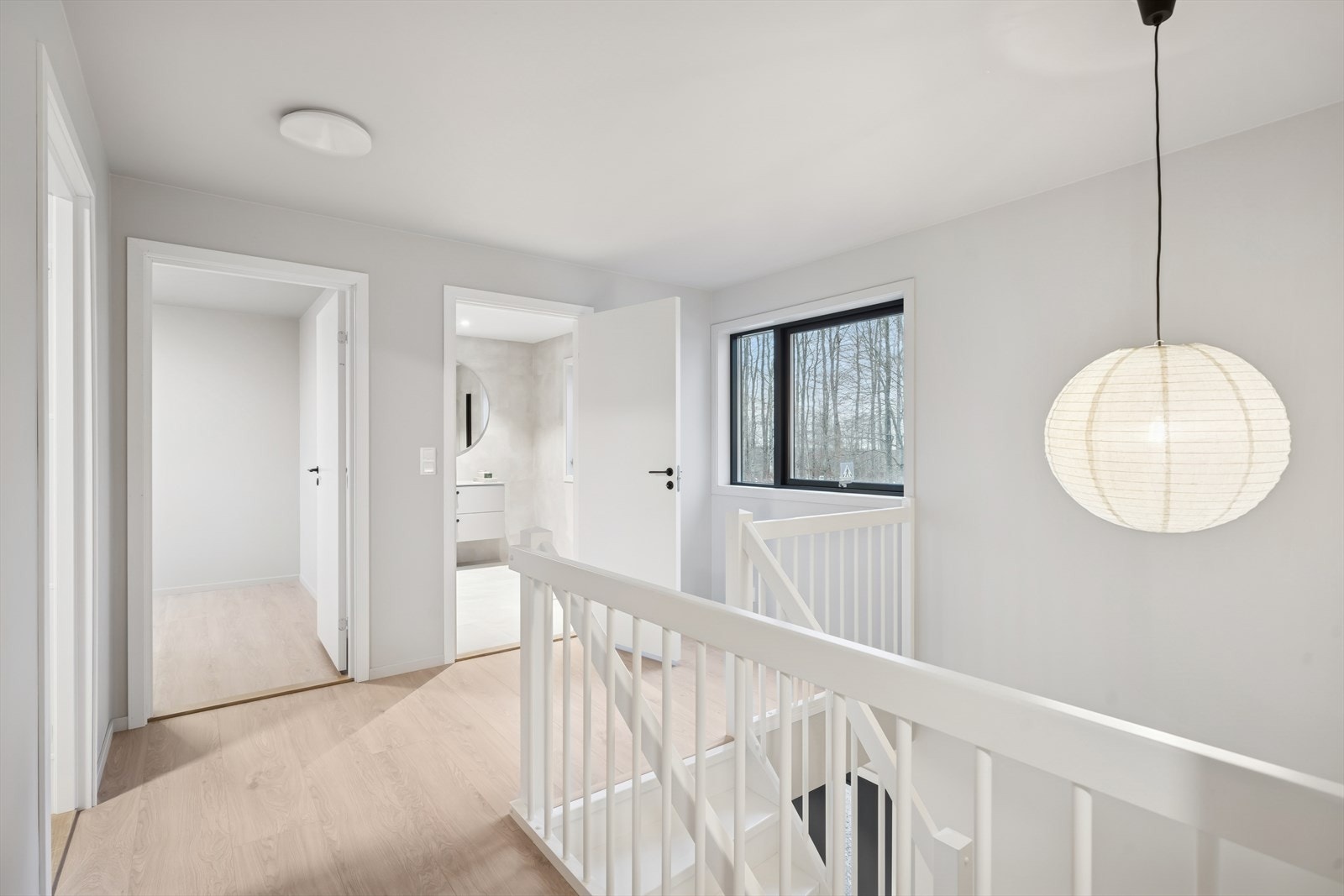 I 2. etasje ligger boligens soverom i direkte tilknytning til bad nr. 2. Galleribilde