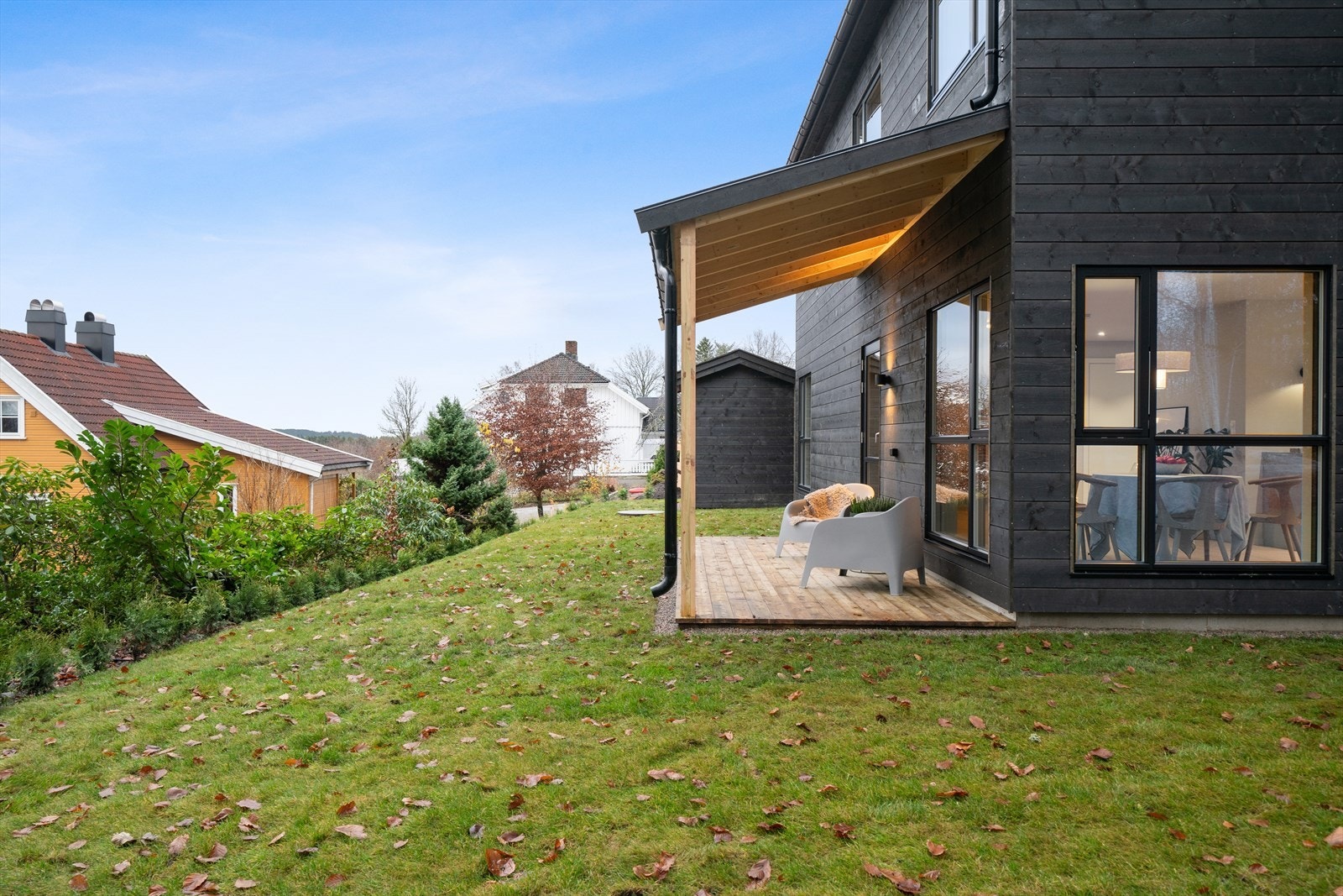 Ekstra lagringsplass i frittliggende sportsbod med bruksareal på 4 kvm. Galleribilde