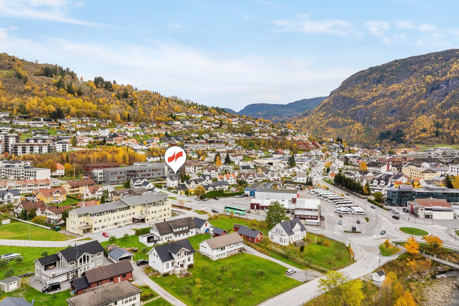 Velkommen til ein hyggeleg visning! Hugs visningspåmelding. Galleribilde