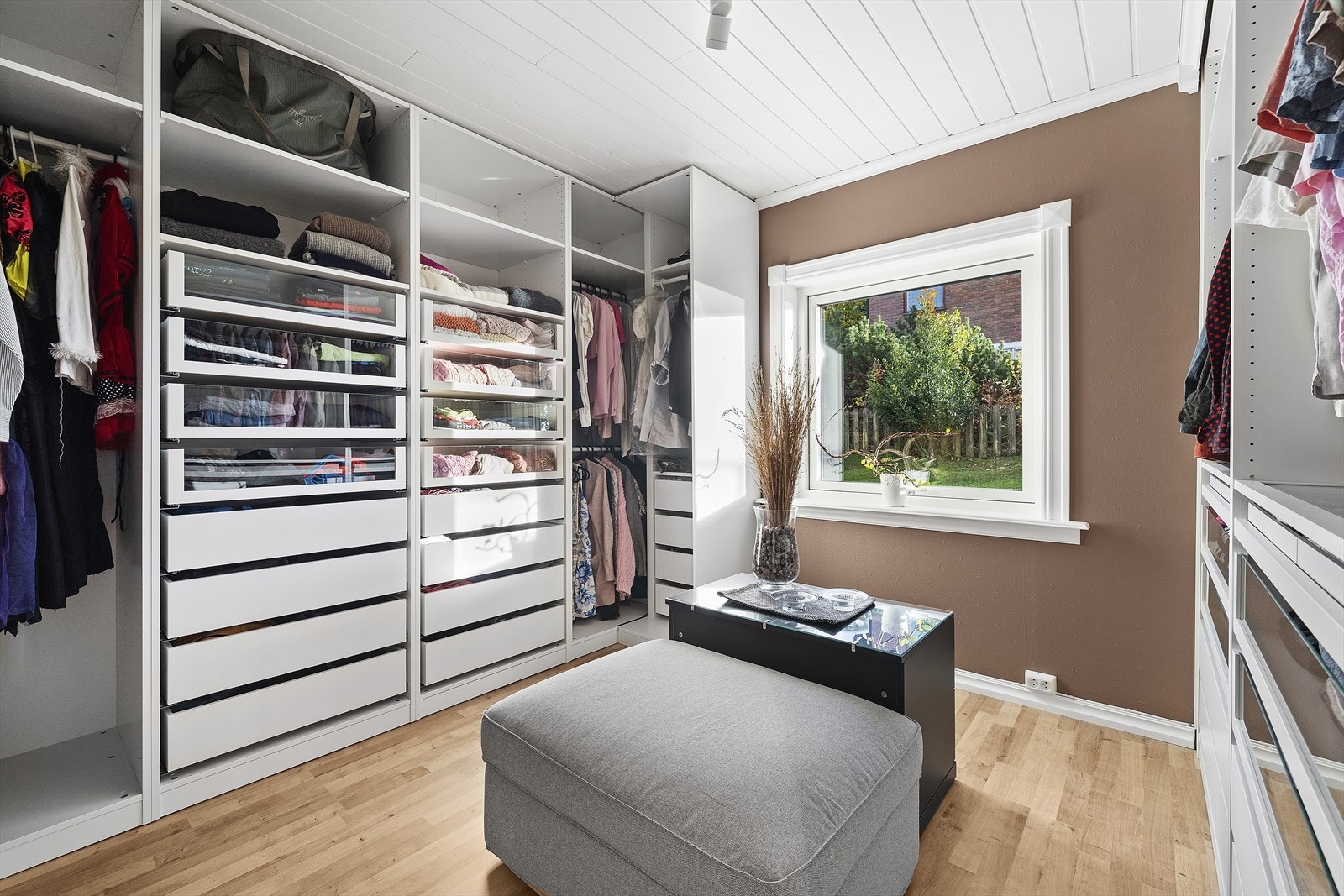 Soverom 4 - (Walk-in) Galleribilde