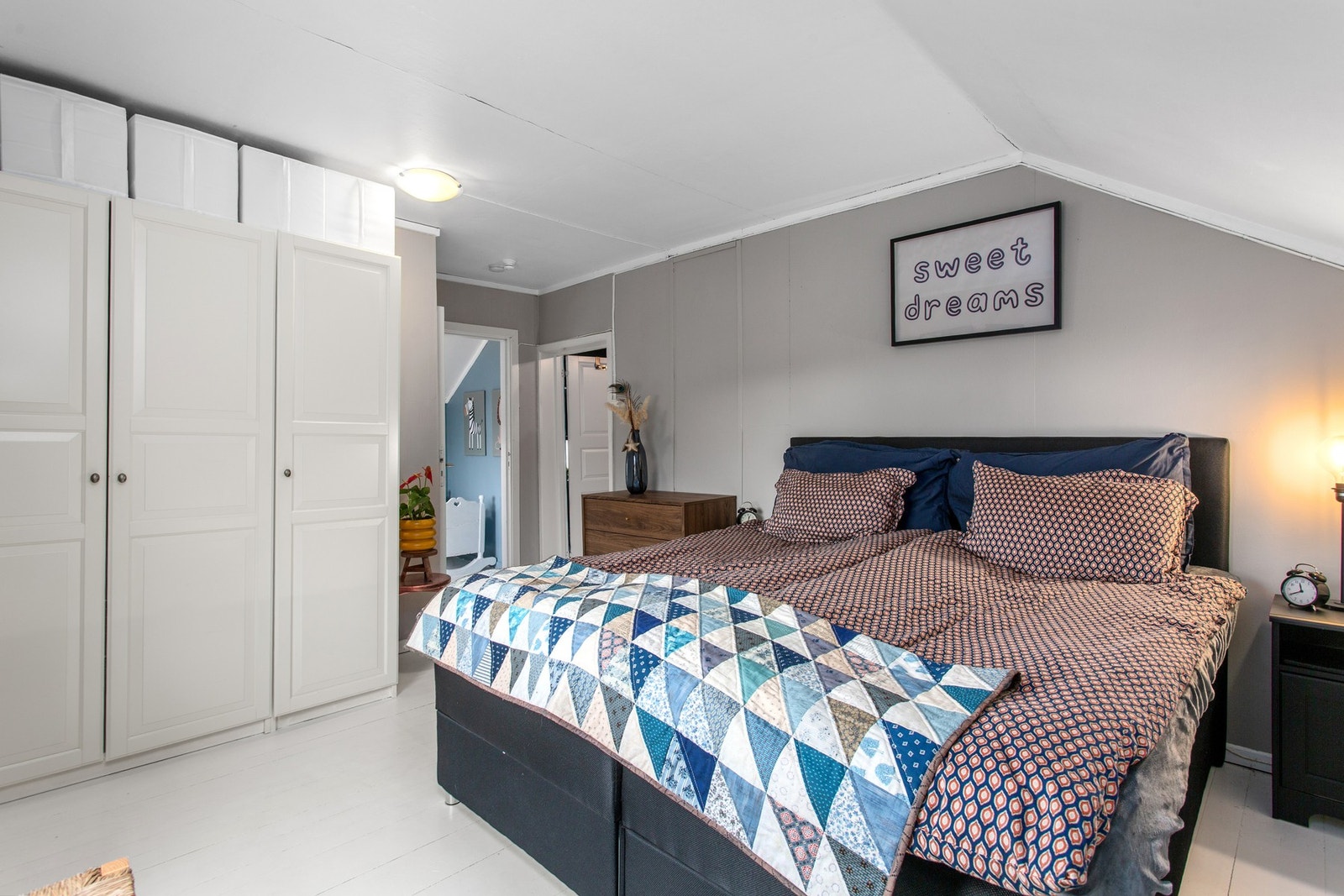 Soverom. Galleribilde