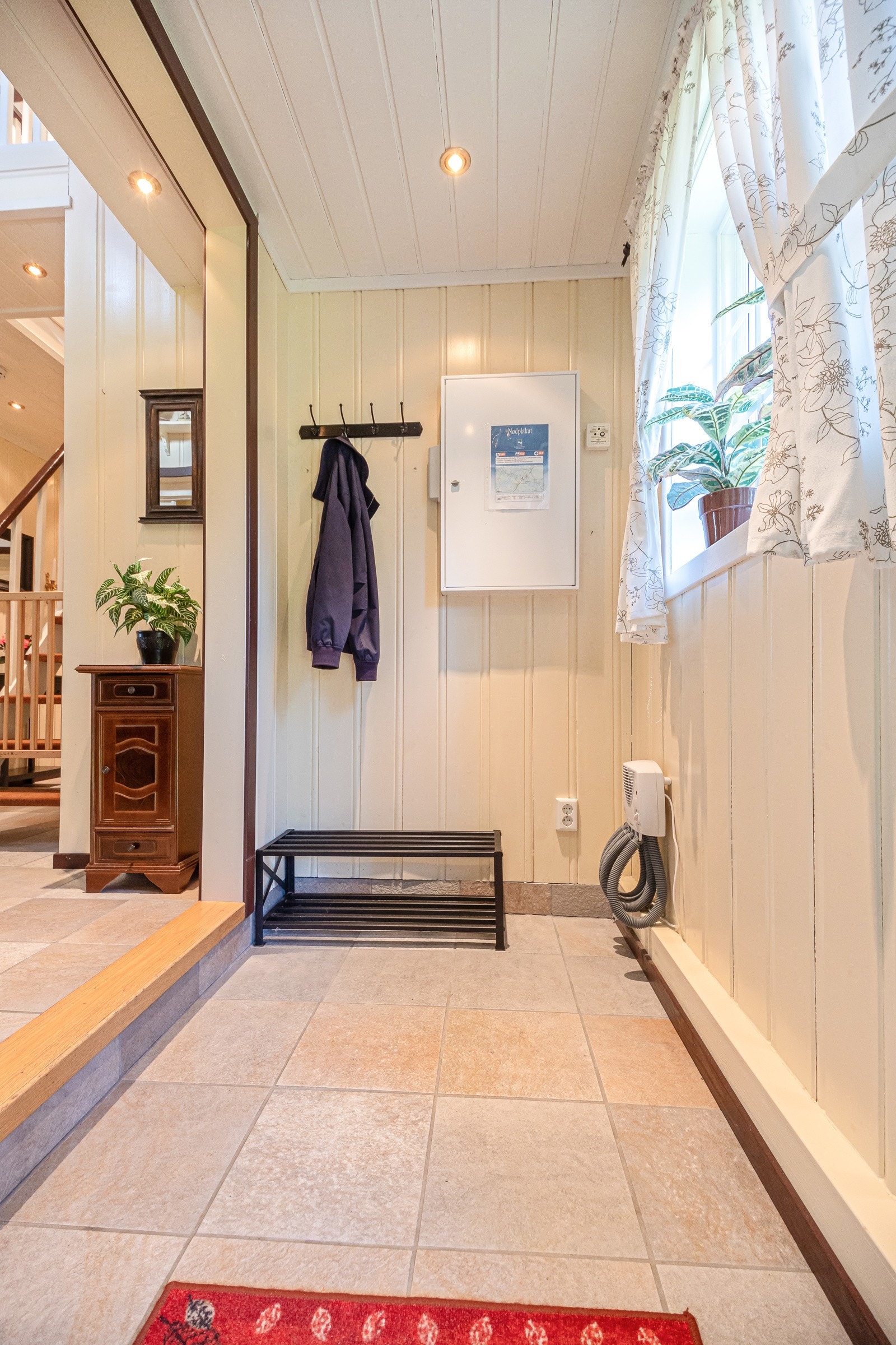 God plass til yttertøy og sko Galleribilde