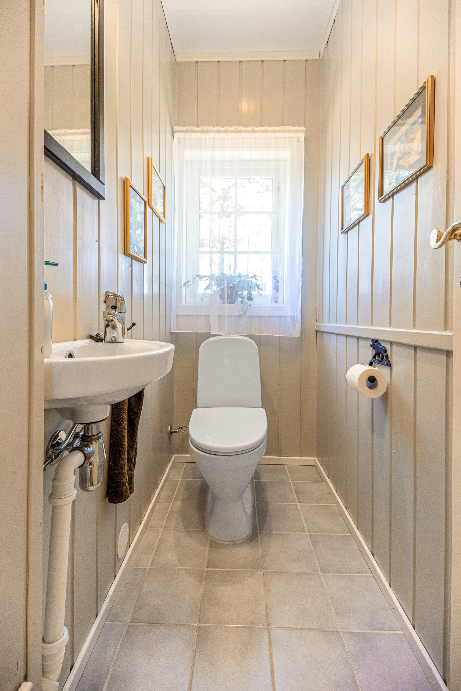 Eget toalettrom i tilknytning til badet Galleribilde