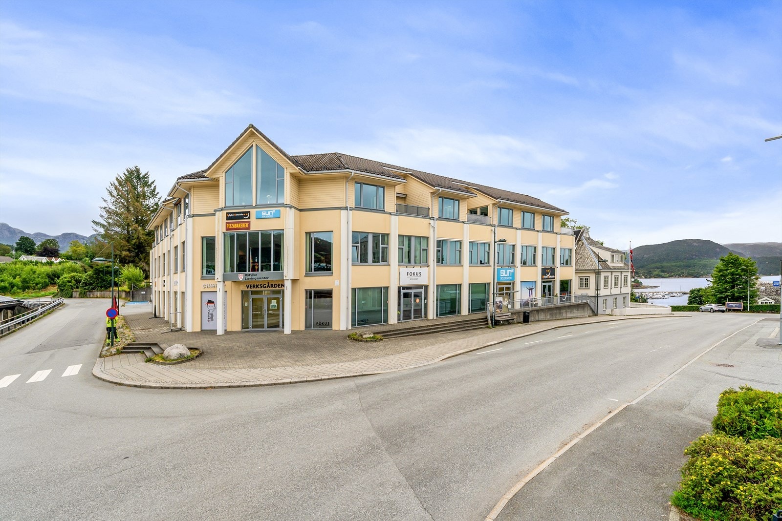 Velkommen til Rådhusgaten 26 v/ EiendomsMegler 1 Ryfylke! Galleribilde