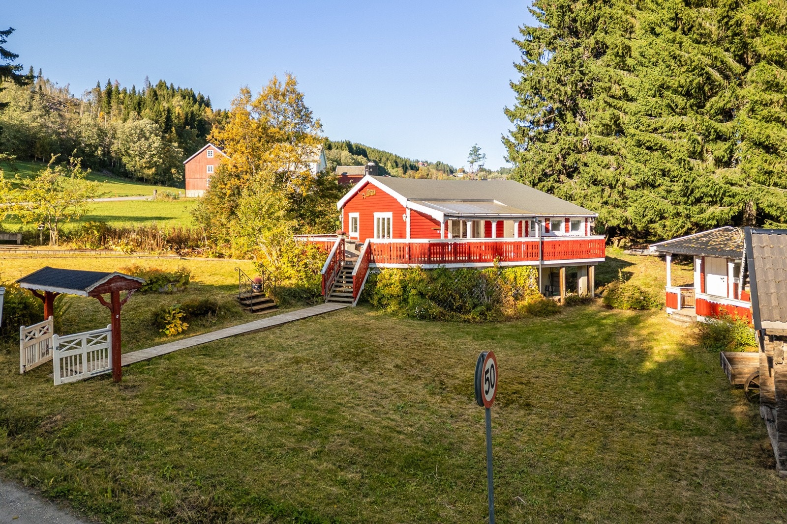 Med kort kjøreavstand fra Trondheim og bilvei helt frem, kan dette være en perfekt base for rekreasjon og gode opplevelser. Galleribilde