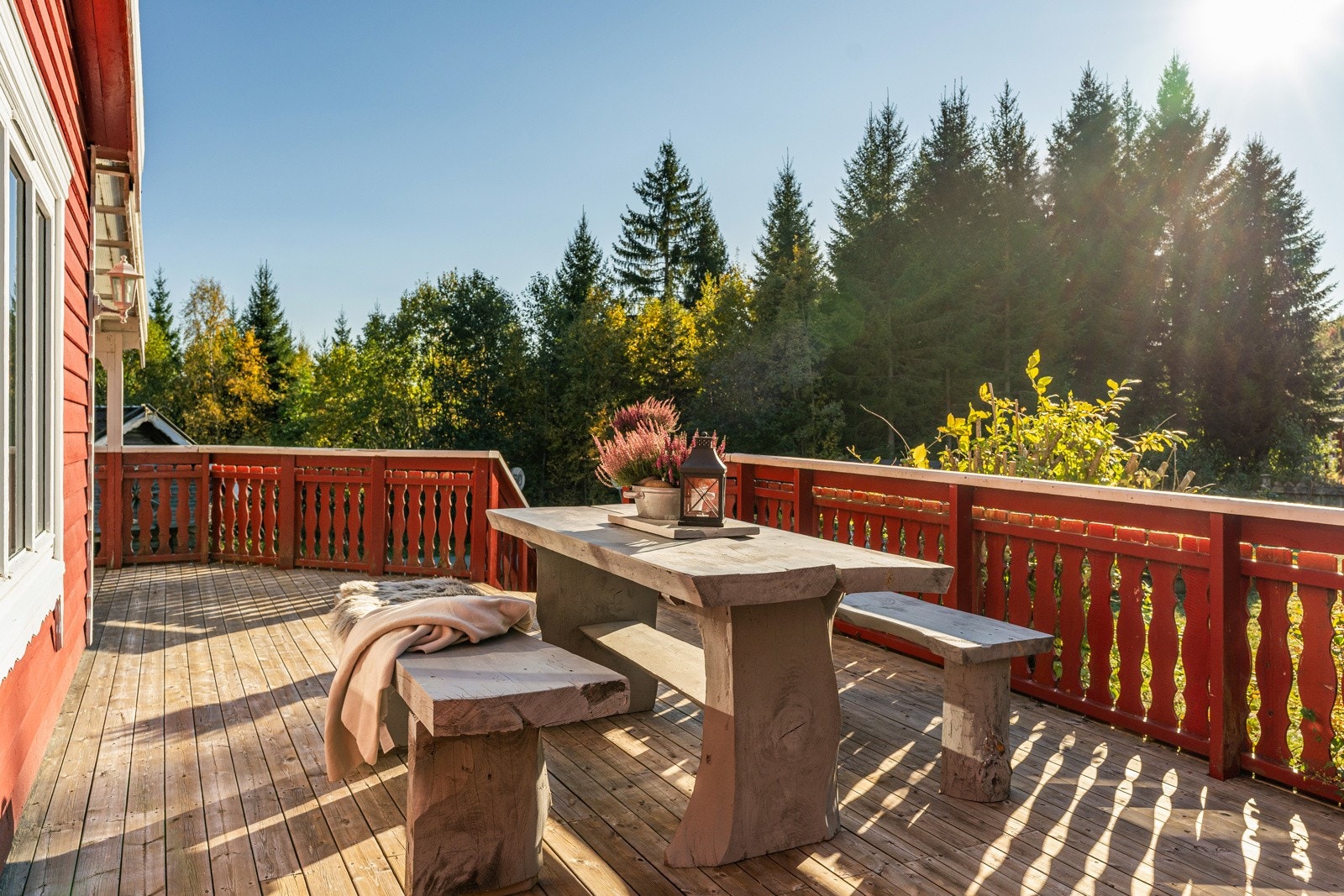 Her kan du nyte lange, avslappende dager i solveggen, med svært gode solforhold gjennom store deler av dagen. Galleribilde