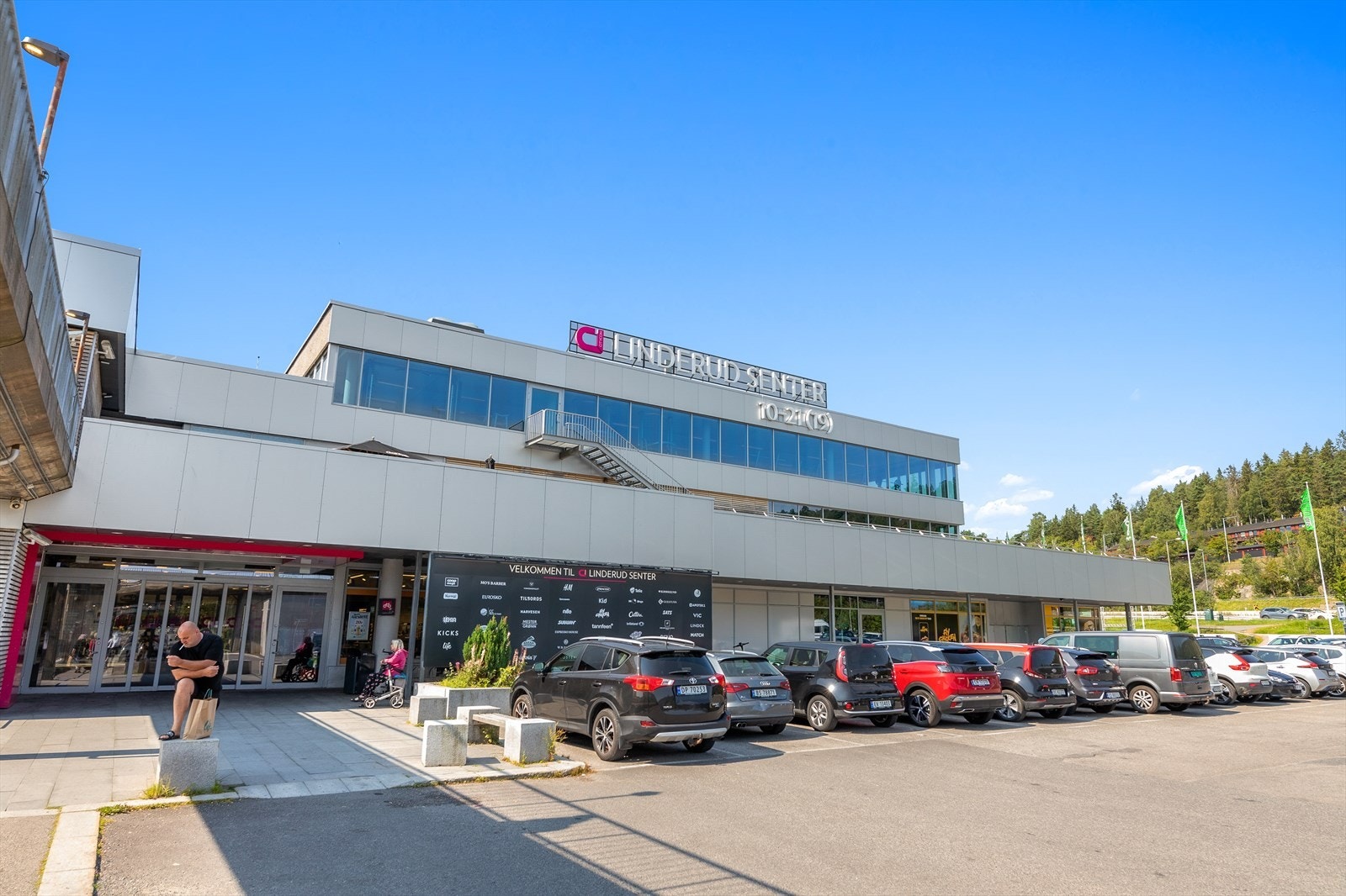 Linderud senter er kort vei fra boligen Galleribilde