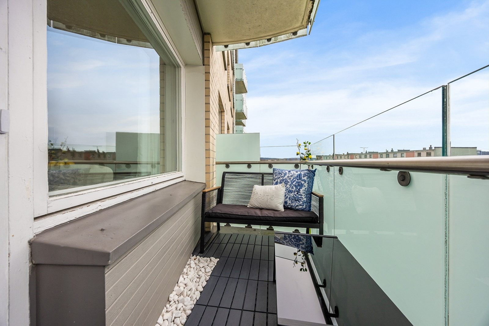 Balkongen er vendt mot sydøstlige solforhold Galleribilde