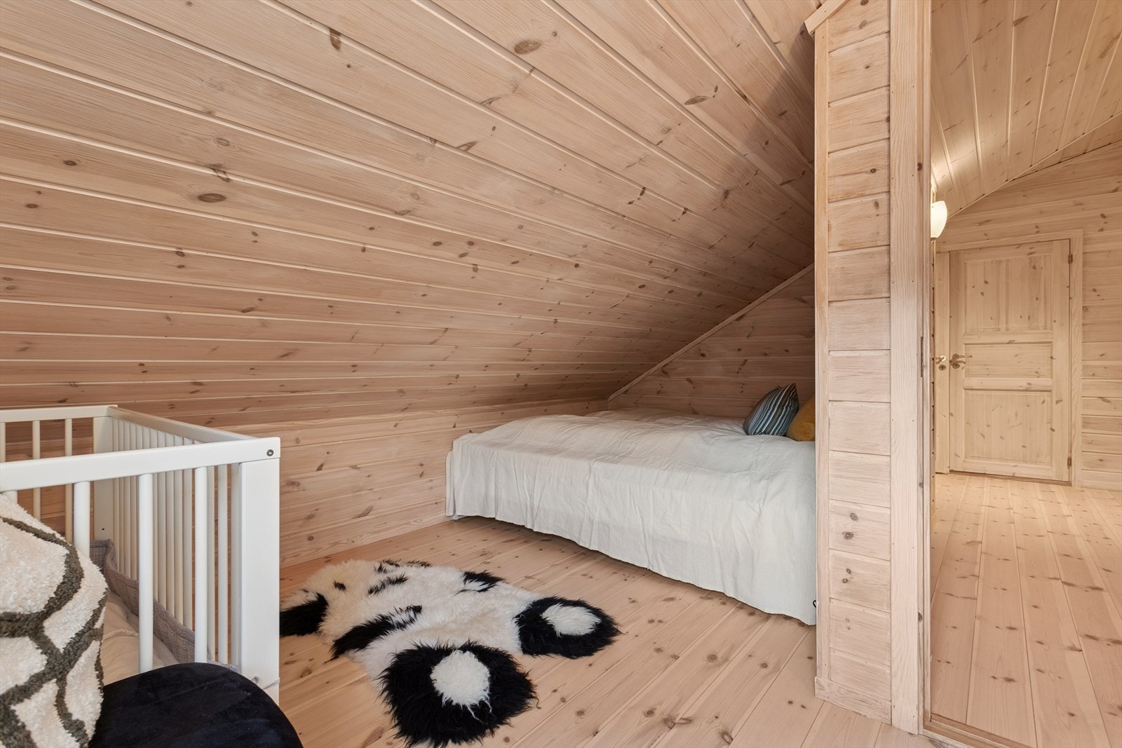 Soverom 4 beliggende i loftsetasjen. Galleribilde