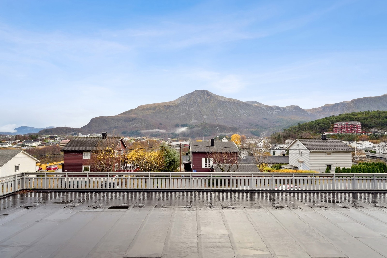 Flott utsikt mot Hellandshornet. Galleribilde