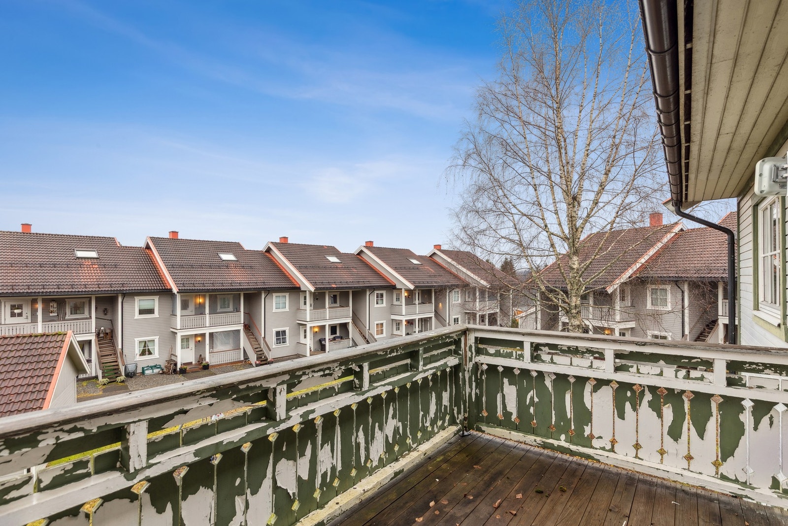 Med litt kjærlighet blir denne balkongen et godt utgangspunkt for en trivelig uteplass. Galleribilde