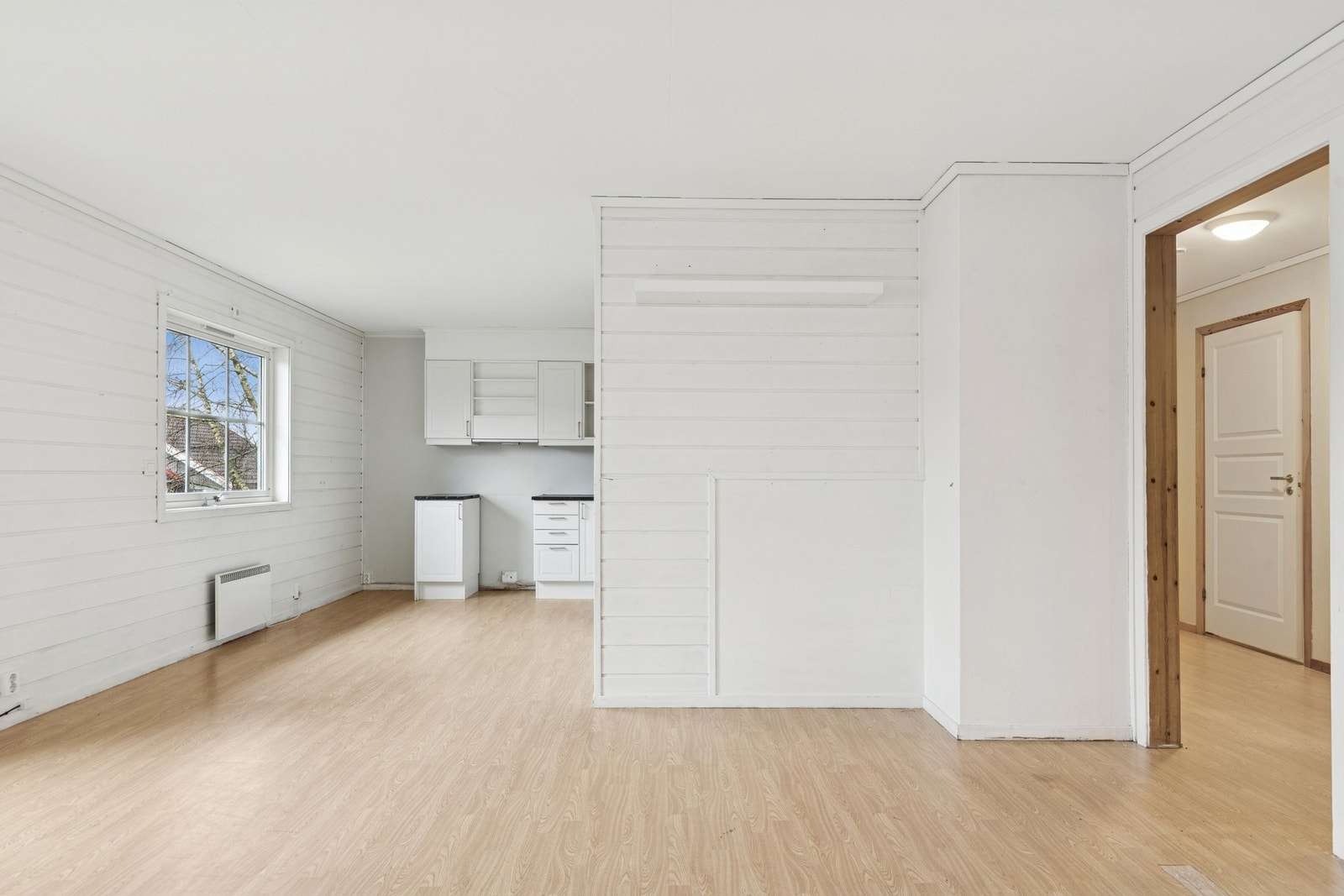 Åpen stue/-kjøkken løsning skaper en luftig atmosfære. Galleribilde