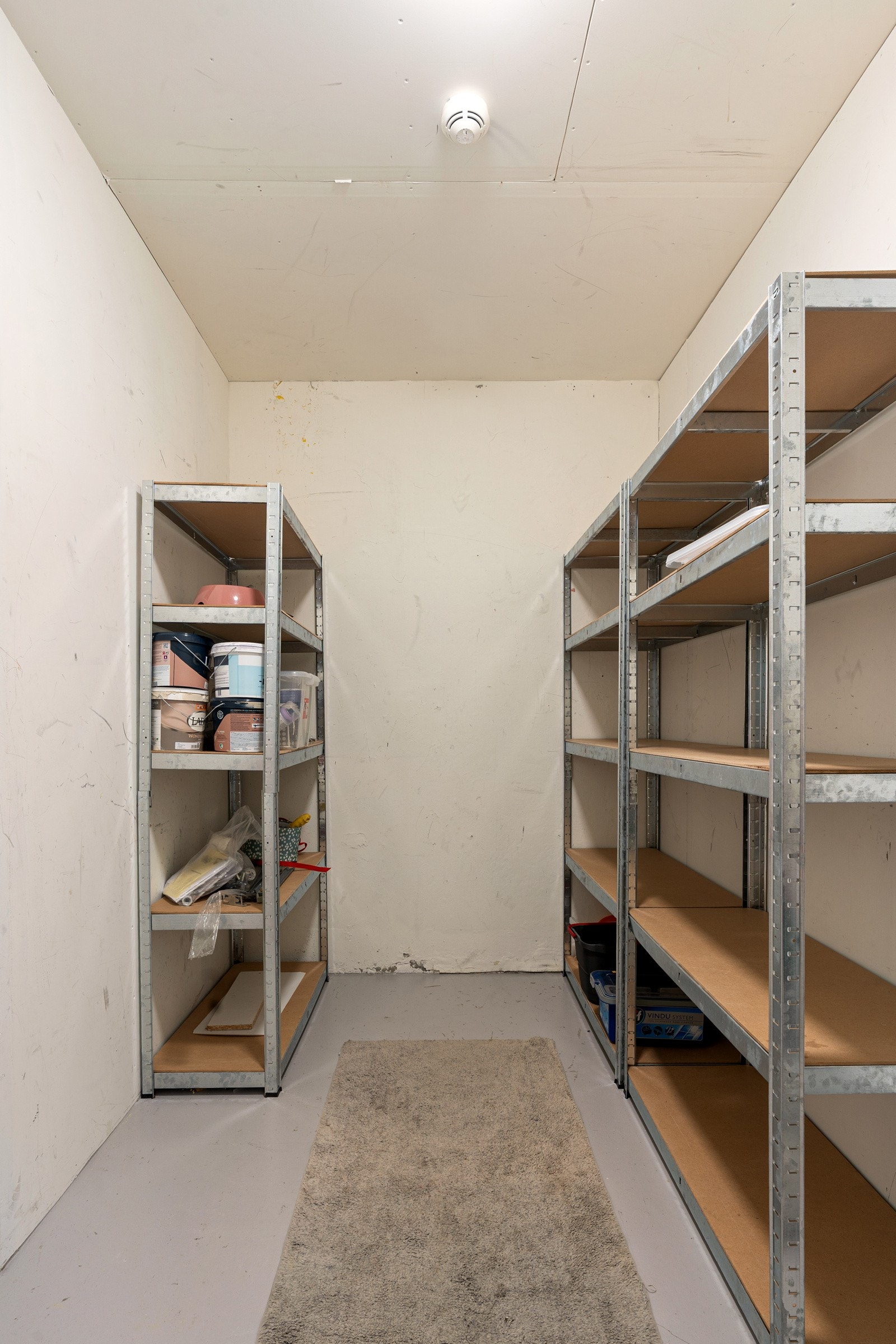 Leiligheten disponerer 2 boder som sikrer svært god oppbevaringsplass!