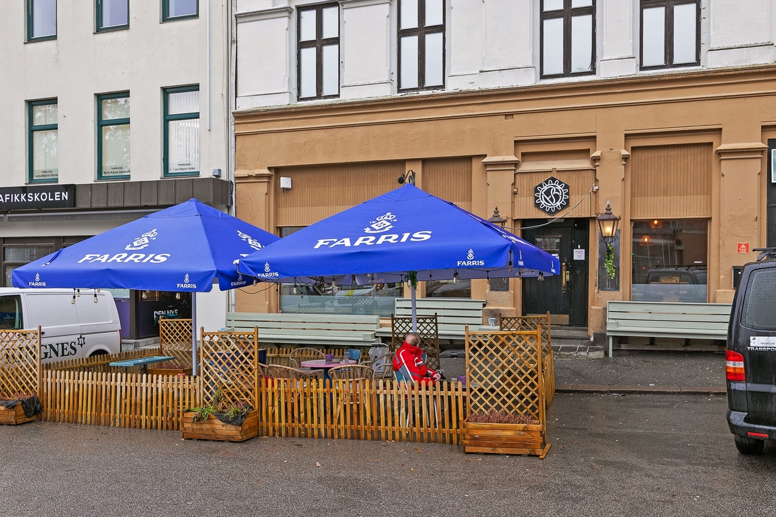 I enden av Hjellen er det spisesteder - her fra Sykkelbryggeriet Galleribilde