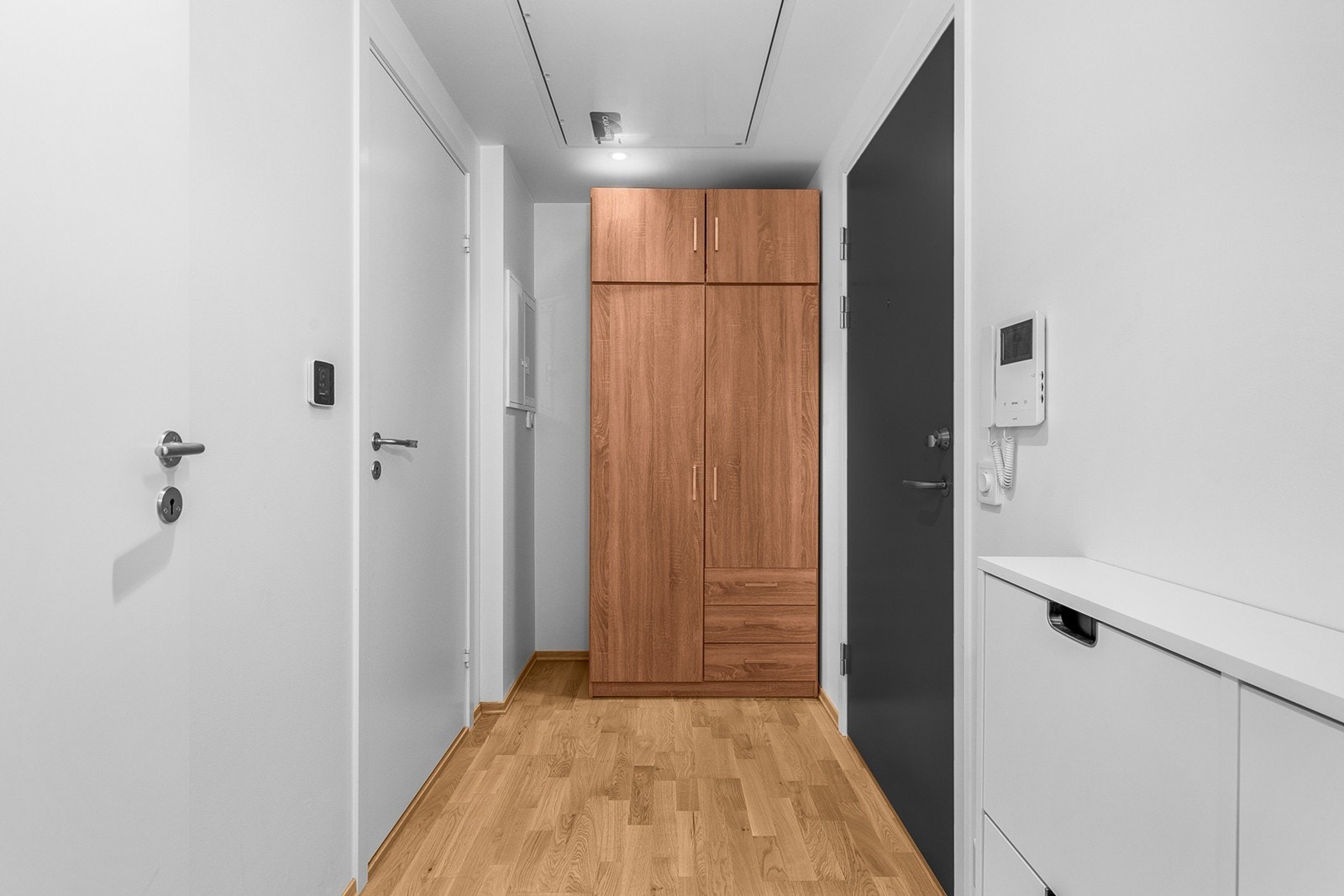 Det er montert dørcalling ved inngangsdør Galleribilde