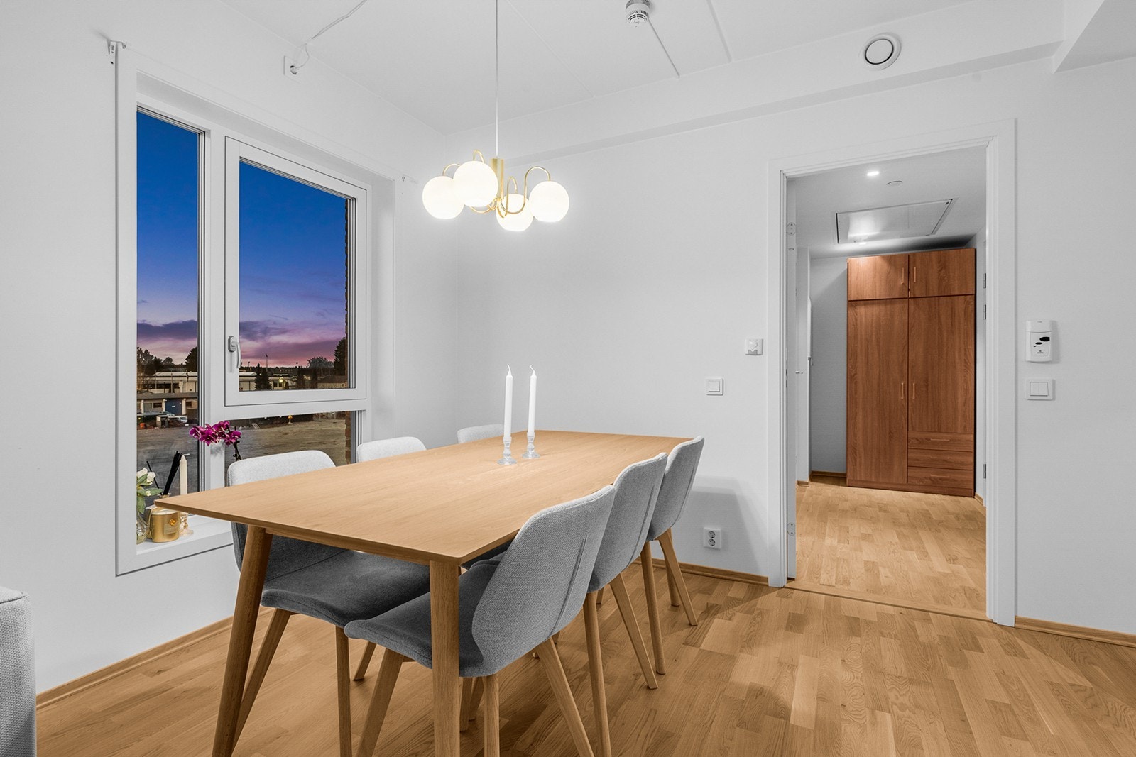 Perfekt for å samle venner og familie til hyggelige middager Galleribilde