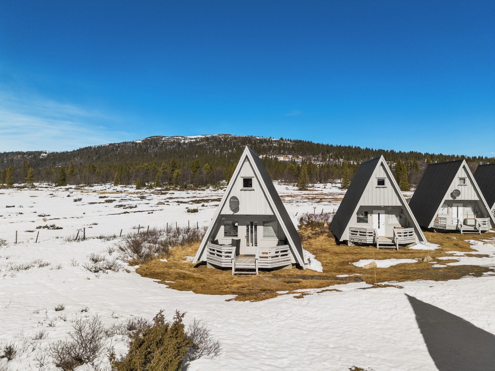 På Murkhøvd kan du glede deg til varme sommerdager, klare høstdager med vakre farger på trær og lyng, samt synet av hvite vidder en frisk vinterdag. Galleribilde