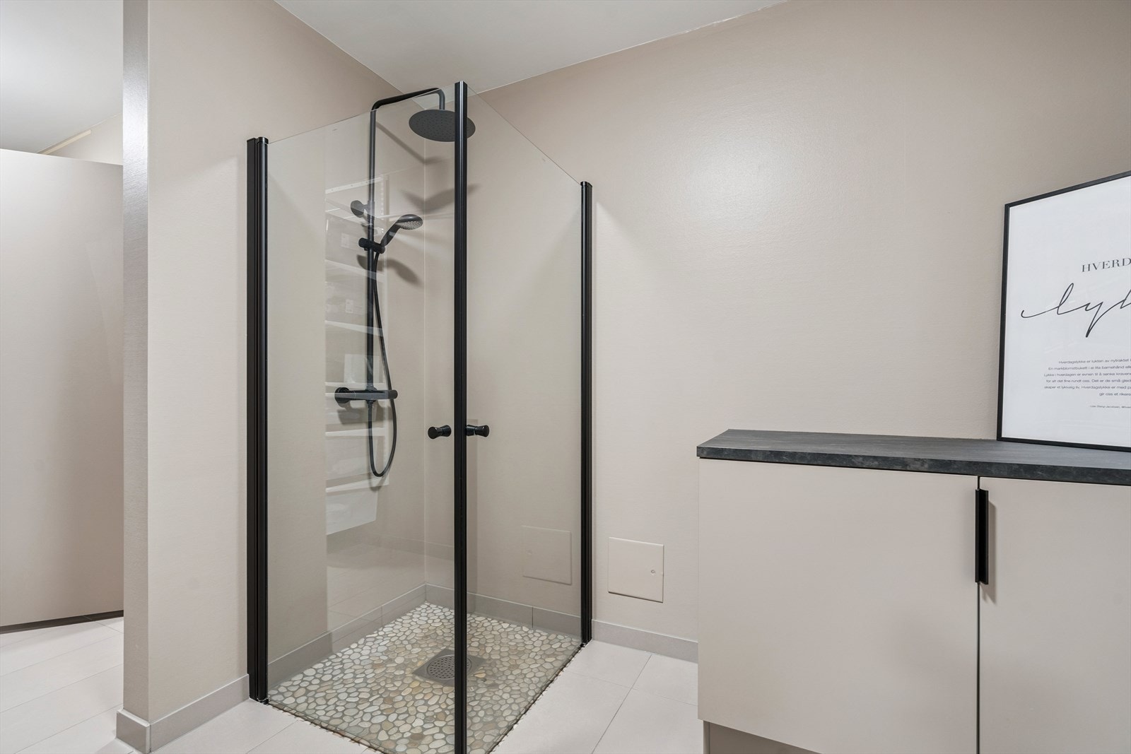 Vaskerom Galleribilde