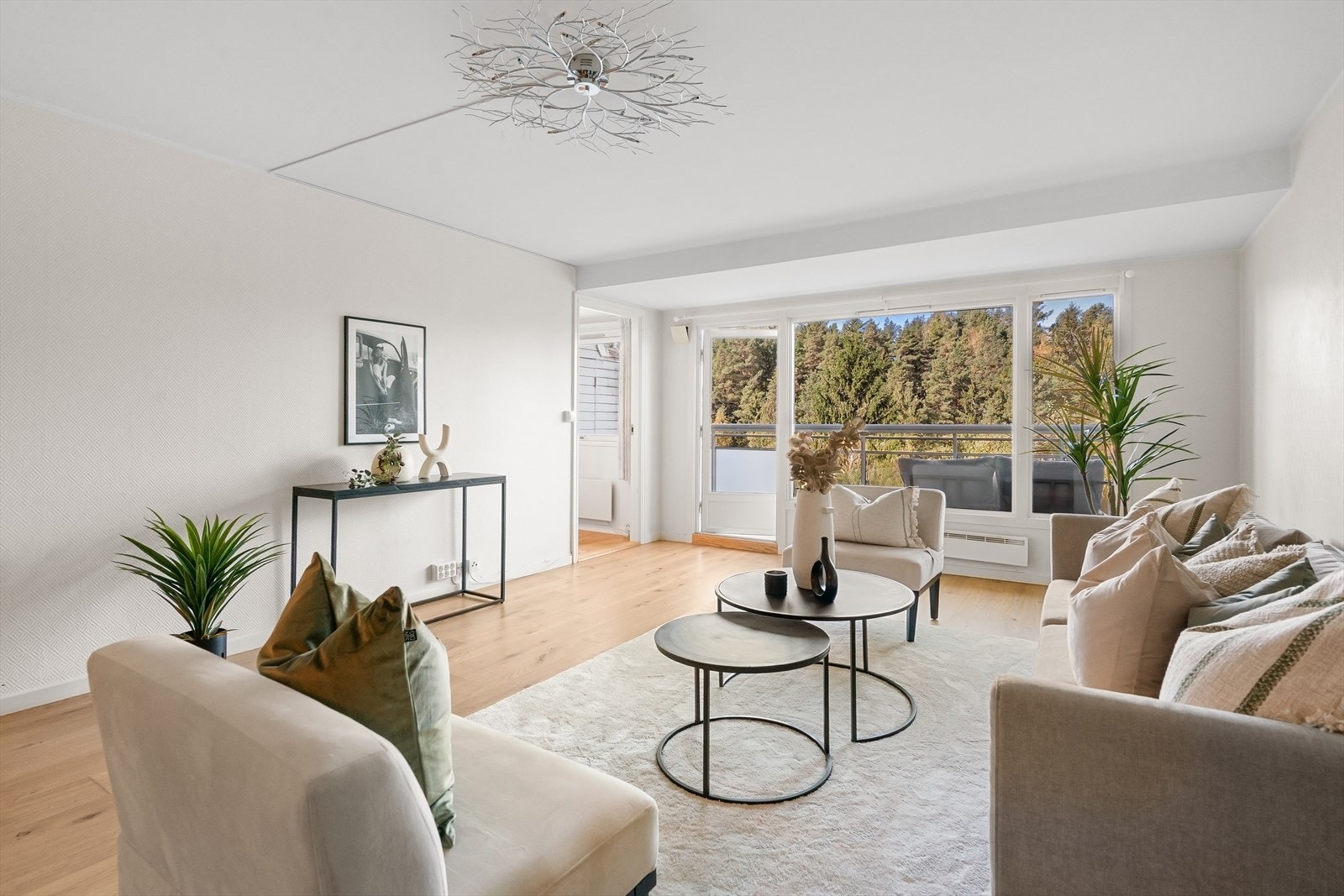 Utgang ut til balkong og soverom 1 Galleribilde