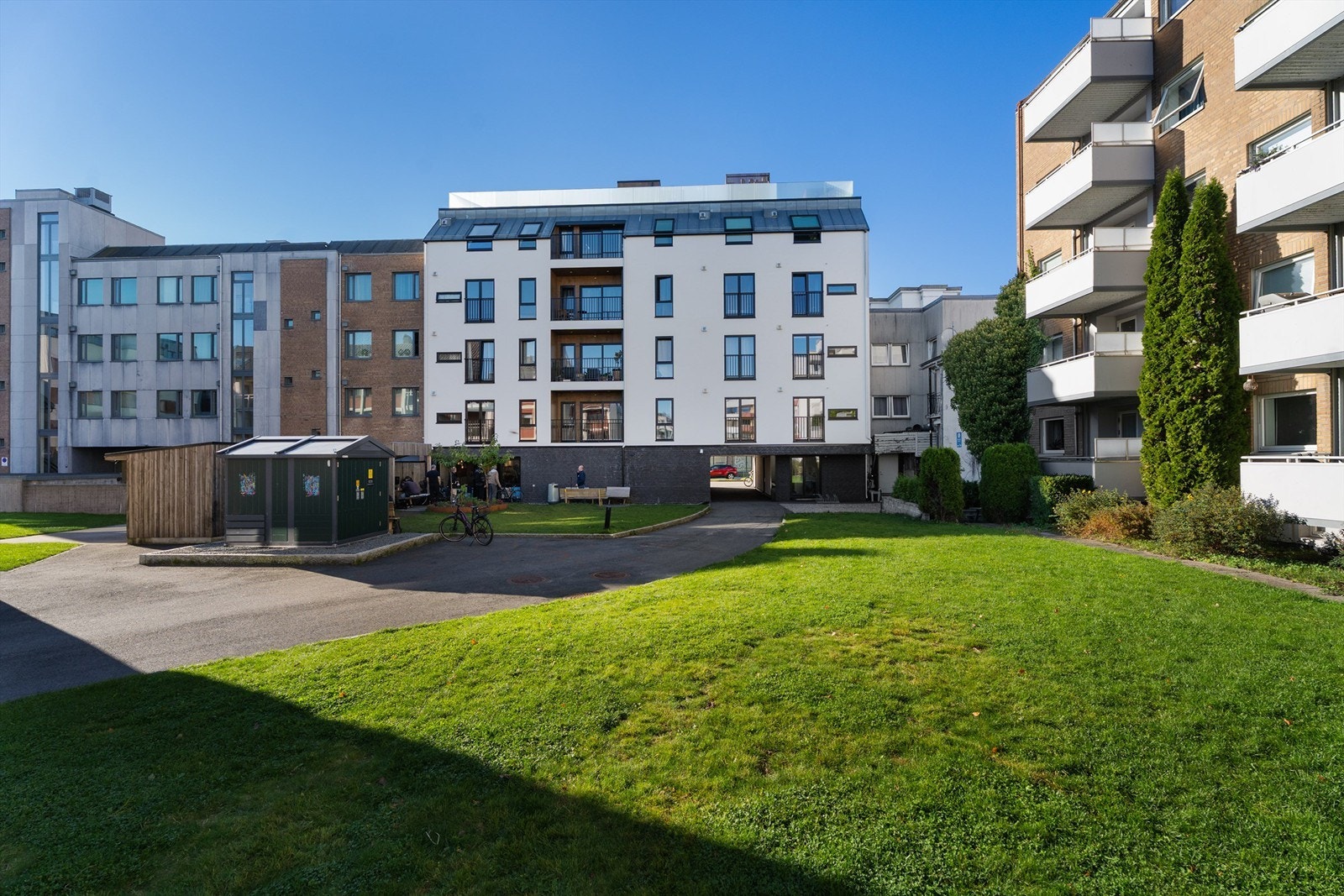 Her kan du bo sentralt til med kort avstand til Markens gate, Bystranda, tur- og treningsmuligheter samt sjøen. Galleribilde